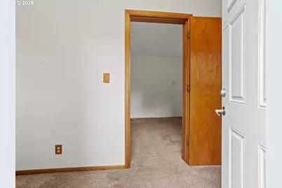 150 River Ln, Gladstone, OR 97027 - Photo 4