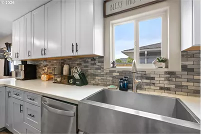 2029 Castle Ave, Roseburg, OR 97471 - Photo 12