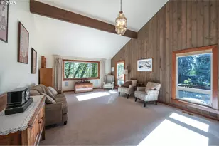 1925 Sylvan St, Eugene, OR 97403 - Photo 8