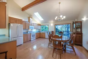 1925 Sylvan St, Eugene, OR 97403 - Photo 12