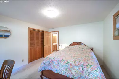 1925 Sylvan St, Eugene, OR 97403 - Photo 18