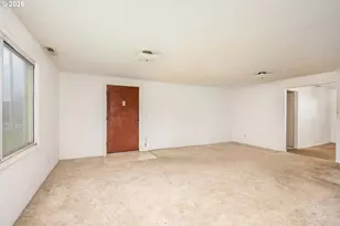 875 S 43rd St, Springfield, OR 97478 - Photo 8