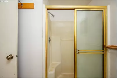 875 S 43rd St, Springfield, OR 97478 - Photo 16