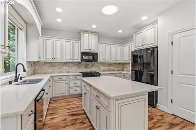 916 NW 105th Cir, Vancouver, WA 98685 - Photo 14