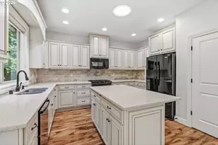 916 NW 105th Cir, Vancouver, WA 98685 - Photo 14