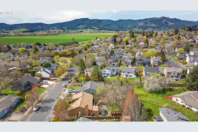 945 Willamina Ave, Forest Grove, OR 97116 - Photo 4