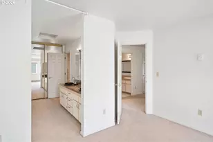 5064 Foothills Dr, Lake Oswego, OR 97034 - Photo 22