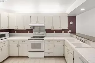 5064 Foothills Dr, Lake Oswego, OR 97034 - Photo 14