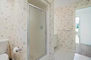 2369 Emerald Dr, Salem, OR 97304 - Photo 32
