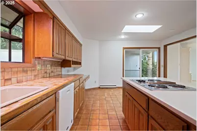 2369 Emerald Dr, Salem, OR 97304 - Photo 8