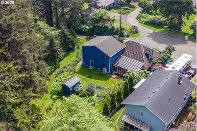 1127 S Pine St, Newport, OR 97365 - Photo 10