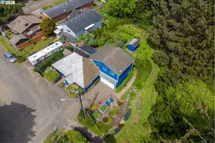 1127 S Pine St, Newport, OR 97365 - Photo 2