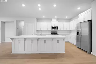 14956 SW 165th Ave, Tigard, OR 97224 - Photo 2