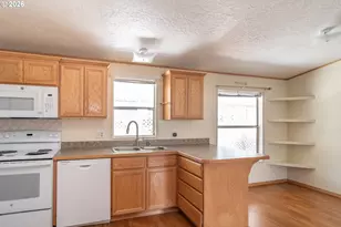 190 Twin Oaks Loop, Winston, OR 97496 - Photo 8
