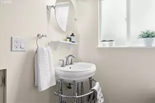 7916 N Emerald Ave, Portland, OR 97217 - Photo 18