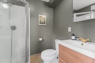 7916 N Emerald Ave, Portland, OR 97217 - Photo 10