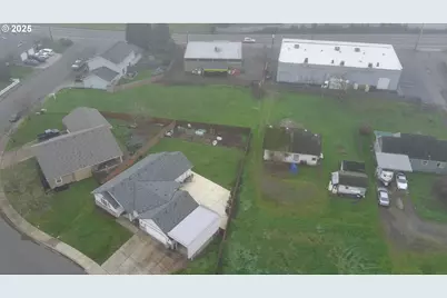 780 Q St, Springfield, OR 97477 - Photo 12