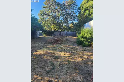 867 NE Johnson St, Myrtle Creek, OR 97457 - Photo 14