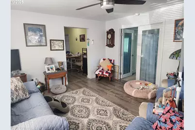 867 NE Johnson St, Myrtle Creek, OR 97457 - Photo 16