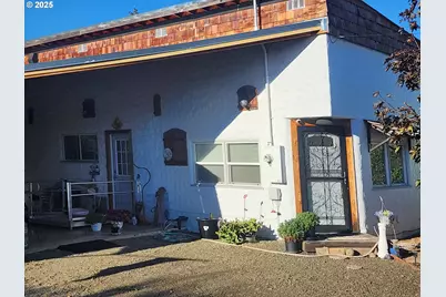 867 NE Johnson St, Myrtle Creek, OR 97457 - Photo 1