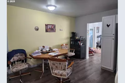 867 NE Johnson St, Myrtle Creek, OR 97457 - Photo 22