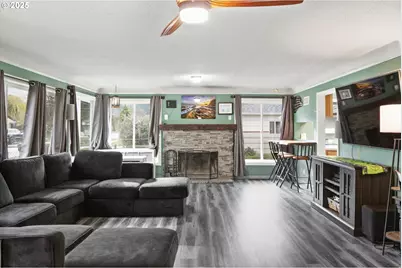 1038 3rd Ave, Sweet Home, OR 97386 - Photo 12