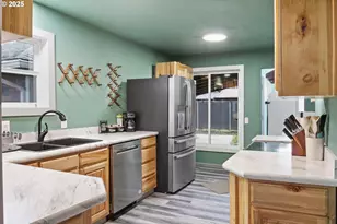 1038 3rd Ave, Sweet Home, OR 97386 - Photo 16