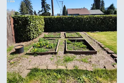 672 51st St, Springfield, OR 97478 - Photo 40