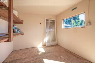 672 51st St, Springfield, OR 97478 - Photo 34