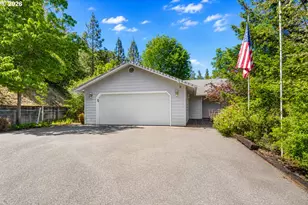 182 Eagle View Dr, Grants Pass, OR 97527 - Photo 2