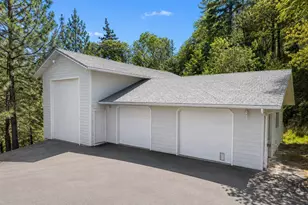182 Eagle View Dr, Grants Pass, OR 97527 - Photo 32