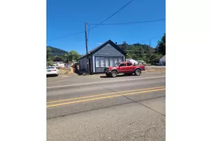 434 S Cedar St, Drain, OR 97435 - Photo 2