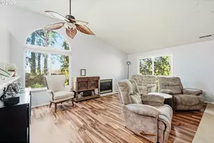 8500 NE 16th Ln, Vancouver, WA 98664 - Photo 2