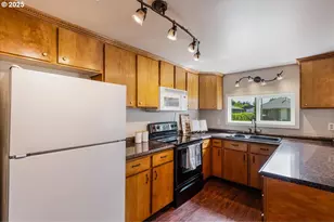 3270 Pine St, Longview, WA 98632 - Photo 10