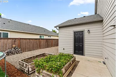2098 S 60th St, Springfield, OR 97478 - Photo 48