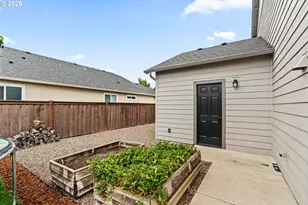2098 S 60th St, Springfield, OR 97478 - Photo 48