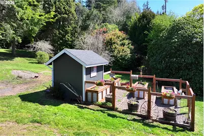 85675 Glenada Rd, Florence, OR 97439 - Photo 44