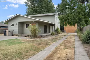 340 N 7th St, Harrisburg, OR 97446 - Photo 4