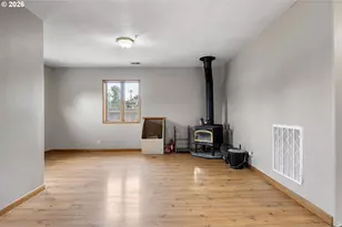 340 N 7th St, Harrisburg, OR 97446 - Photo 10