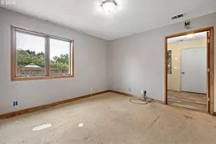 340 N 7th St, Harrisburg, OR 97446 - Photo 16