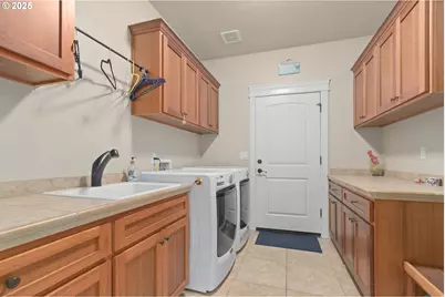 2610 Crowther Dr, Eugene, OR 97404 - Photo 36