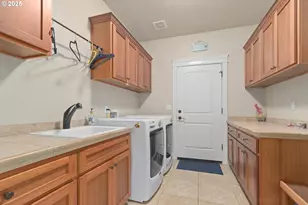 2610 Crowther Dr, Eugene, OR 97404 - Photo 36