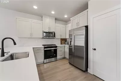 2414 SE Maybrook Ln, Milwaukie, OR 97222 - Photo 14