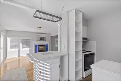 860 SW 10th St, Lincoln City, OR 97367 - Photo 6