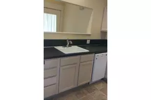 1926 NE 11th Ave, Portland, OR 97212 - Photo 4