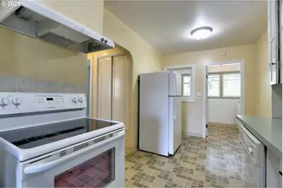 318 E 13th St, The Dalles, OR 97058 - Photo 10