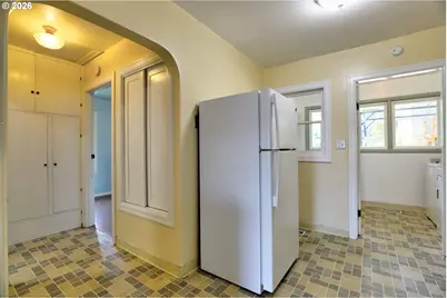 318 E 13th St, The Dalles, OR 97058 - Photo 12