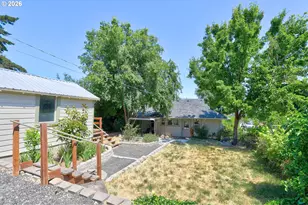 318 E 13th St, The Dalles, OR 97058 - Photo 22
