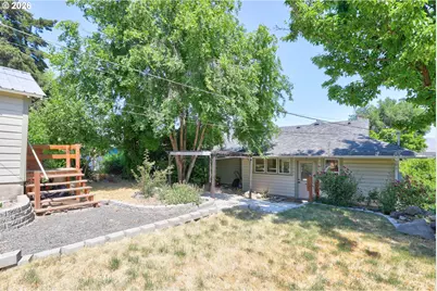 318 E 13th St, The Dalles, OR 97058 - Photo 20