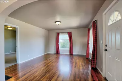 318 E 13th St, The Dalles, OR 97058 - Photo 6